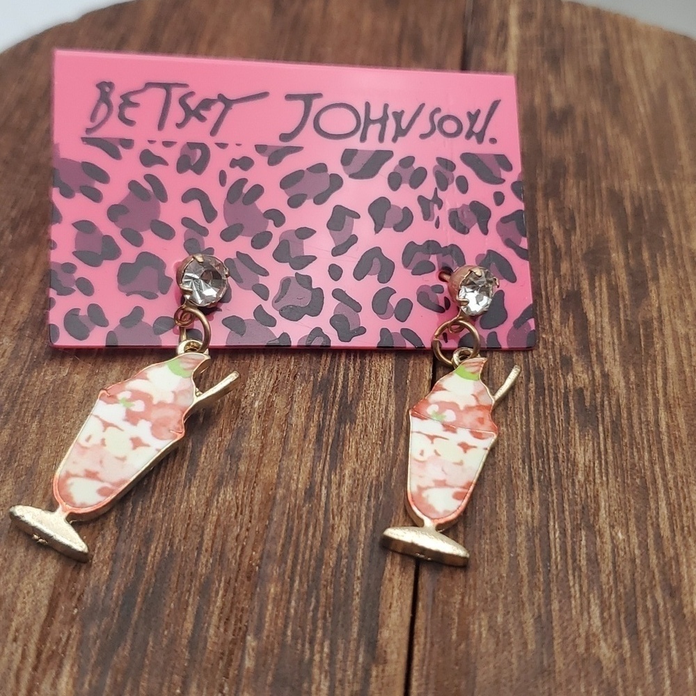 E471 betsey Johnson ice cream sundae earrings cute‎ nwt